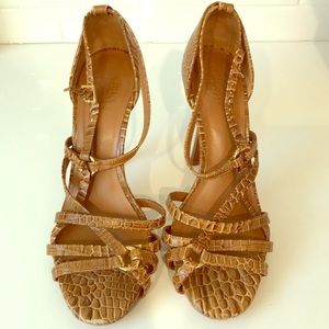 Tory Burch heels 8.5